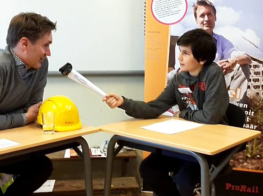 Een leerling interviewt een professional en ontdekt het verhaal achter het beroep.