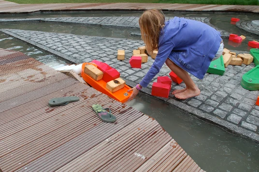 Een boot verplaatsen met de overtoom: techniek ontdekken door het zelf te doen.